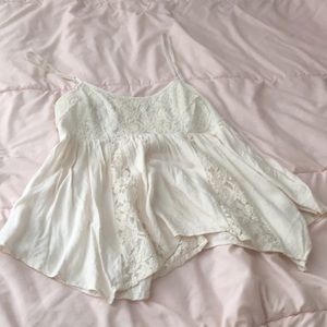 Feminine & fitted top